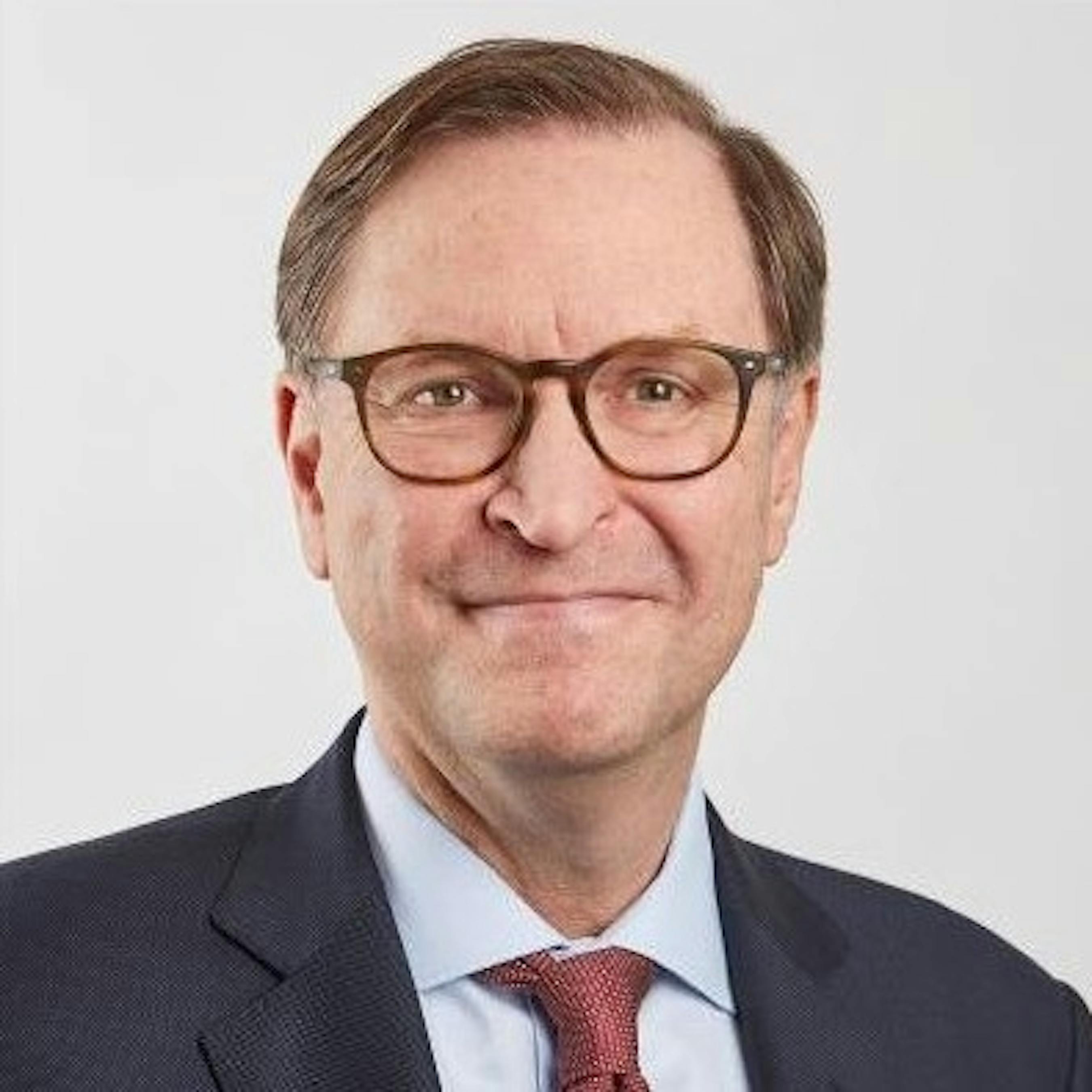 Glenn Hubbard Headshot